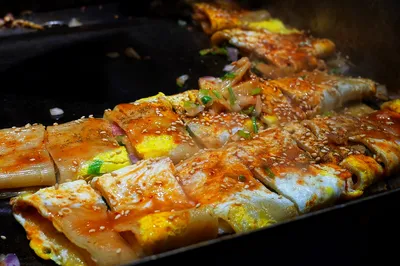 “Cliff Walkers” Is a Hit, and Its Filming Location Harbin Has Become a Sensation—It Turns Out to Be an Underrated Food City