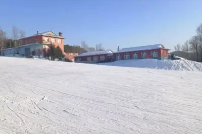 玉泉玉峰滑雪场