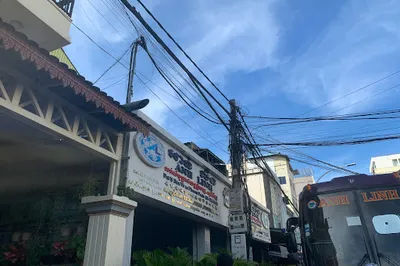 Phon Linh Bus