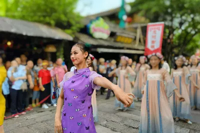 Summer Changsha Must-Visit | Tanhe Ancient City, Family Fun with Kids, Electric Music Flash Mob, Non-stop Excitement!