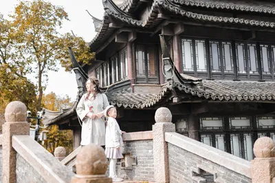 Staying in Shanghai During the Pandemic: Travel Through Time and Space~