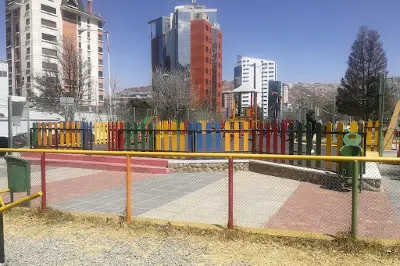 Plaza 17 De Calacoto - Miguel Tejada Velasco