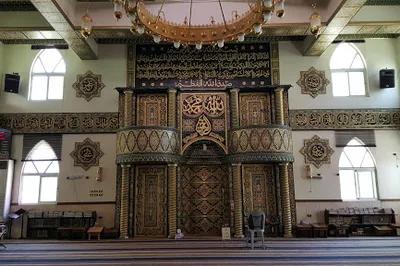 Al Hudhud Mosque